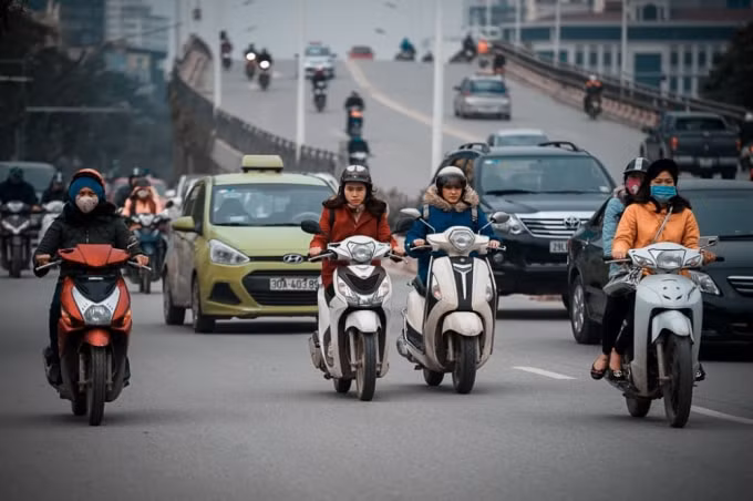 Hà Nội trời lạnh về đêm và sáng sớm, nhiệt độ thấp nhất 20-23 độ (Ảnh: Báo tri thức)