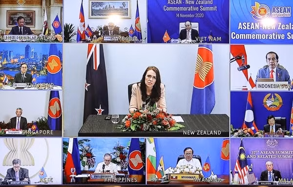 Thủ tướng New Zealand Jacinda Ardern, Thủ tướng Nguyễn Xuân Phúc, Chủ tịch ASEAN 2020 cùng các Nhà Lãnh đạo ASEAN tham dự hội nghị
