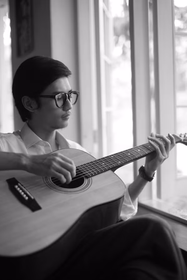 Em gái cố nhạc sĩ Trịnh Công Sơn đã rơi nước mắt khi xem clip Avin Lu diễn xuất