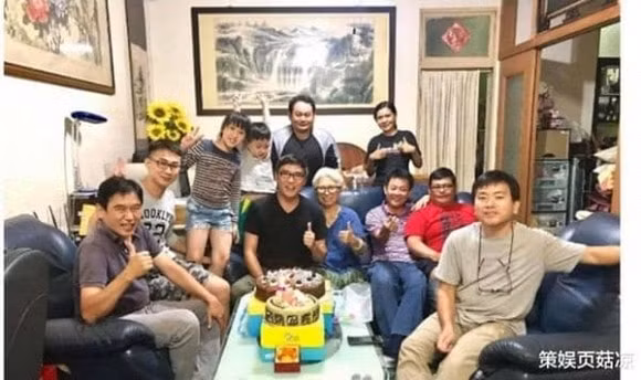 Nam diễn viên vừa đón sinh nhật tuổi 53 vào hôm 7/11.