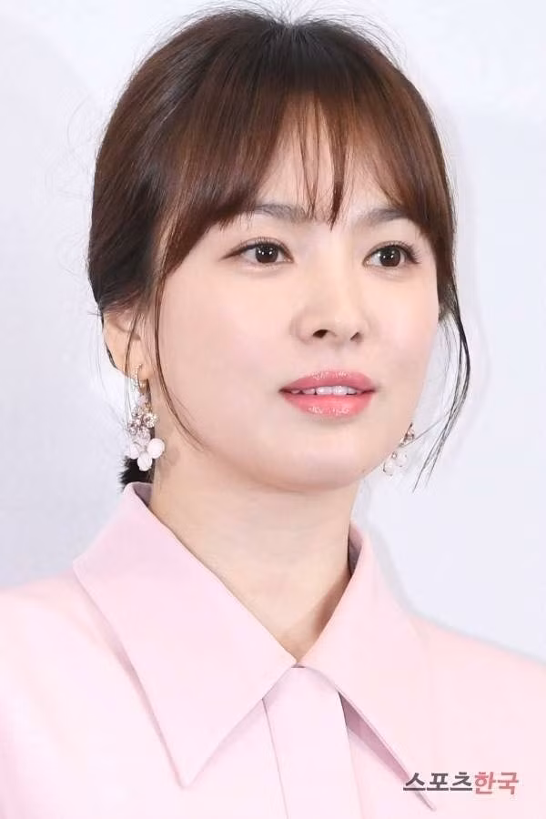 Thông tin Song Hye Kyo chuẩn bị tái xuất, đa phần netizen đều có phản ứng khá tích cực khác hẳn với phản ứng gay gắt dành cho cô lúc công bố ly hôn.