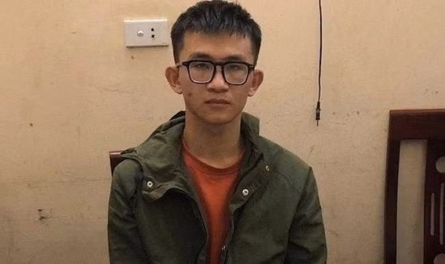 Đối tượng Trương Văn Quế bị bắt giữ tại cơ quan công an. Ảnh: tienphong.vn