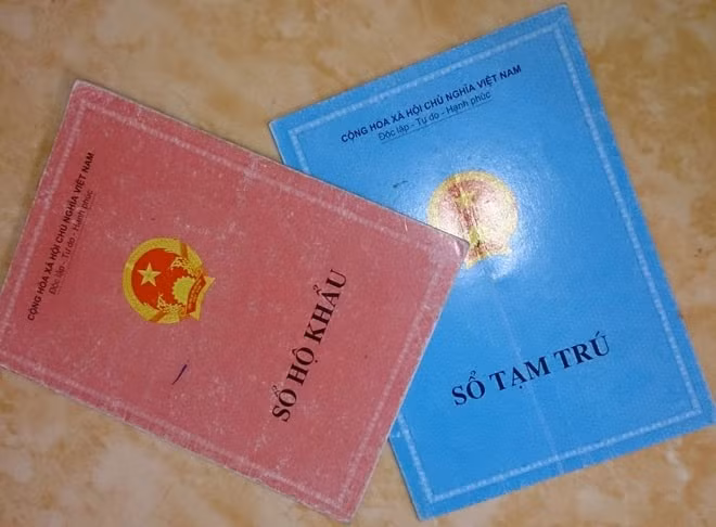 Sổ hộ khẩu sẽ không có giá trị từ cuối năm 2022. Ảnh: TL