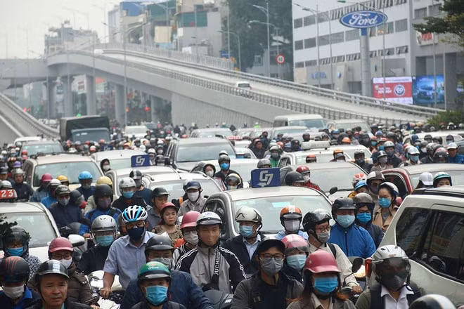 Áp lực ở 2 nút giao khiến đường Trường Chinh càng thêm hỗn loạn. Ảnh: TL