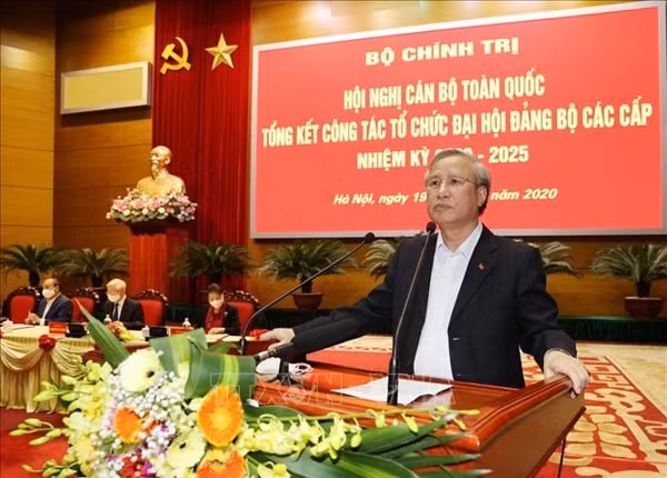 Đồng chí Trần Quốc Vượng, Ủy viên Bộ Chính trị, Thường trực Ban Bí thư phát biểu tại Hội nghị. Ảnh: TTXVN