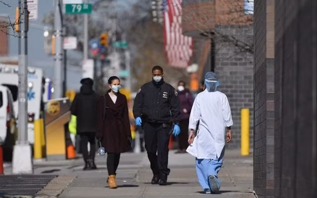 Trên đường phố New York. Nguồn: AP.