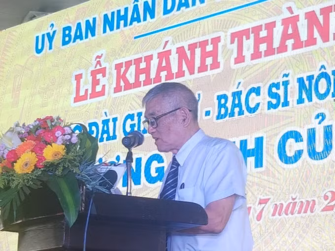 Ông Lương Hồng Việt, con trai của Giáo sư - Bác sĩ Nông học Lương Định Của gửi lời tri ân tại buổi lễ khánh thành.