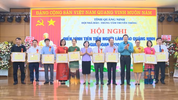 Hội nghị điển hình tiên tiến người làm báo Quảng Ninh vừa được tổ chức.