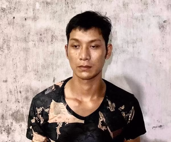 Đối tượng Đinh Khắc Quý tại Cơ quan CSĐT Công an TP Vinh. (Ảnh Báo Nghệ An)