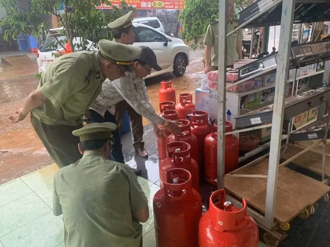 Cơ quan chức năng tiếp tục mở rộng làm rõ đường dây sang chiết gas lậu.