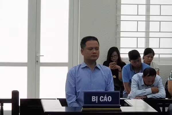 Bị cáo Phùng Quốc Ân tại tòa