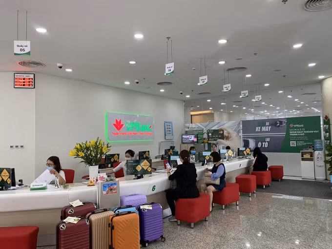 VPBank tiếp tục giảm lãi suất tiết kiệm. Ảnh: Dương Lâm