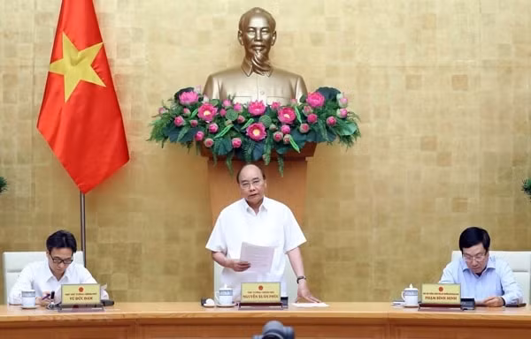 Thủ tướng Nguyễn Xuân Phúc phát biểu tại cuộc họp. Ảnh: TTXVN