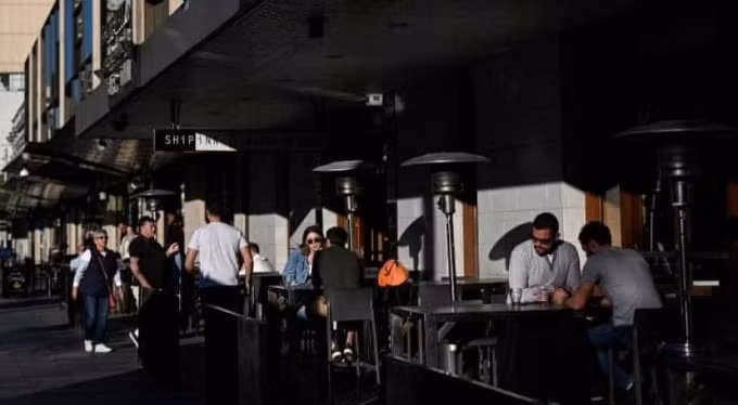 Một quán bar tại Australia. Ảnh: AFP