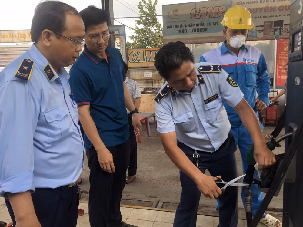 tp hcm buoc tai che tren 10000 lit xang co chat luong khong phu hop theo quy dinh hinh 1