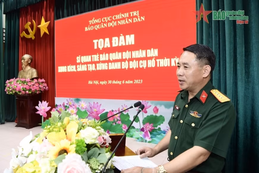 nha bao chien si tre xung kich sang tao xung danh bo doi cu ho trong thoi ky moi hinh 2