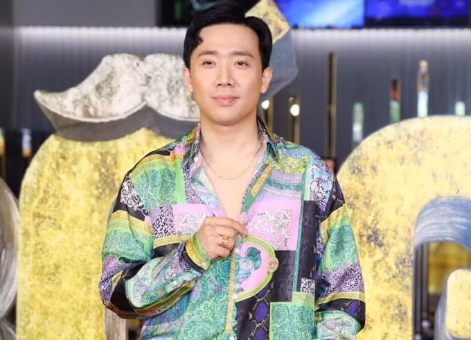 ‘Bố già’ cán mốc 200 tỷ đồng chỉ sau 4 ngày ra mắt.
