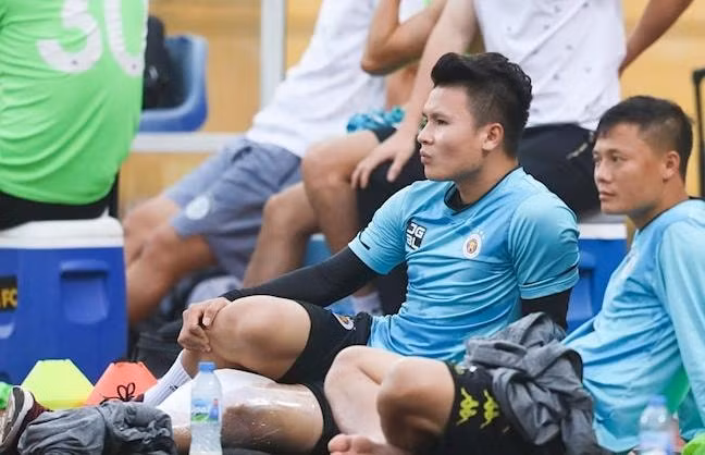 Tiền vệ Quang Hải khó trở lại thi đấu ở vòng 4 V.League sắp tới. Ảnh: internet