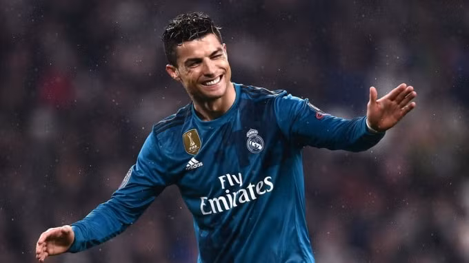 Tiền đạo cánh trái Cristiano Ronaldo
