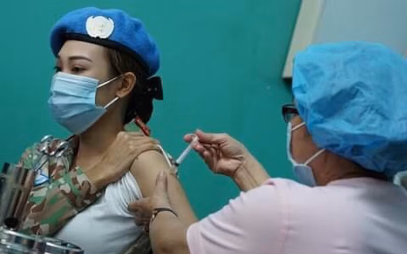Bệnh viện Quân y 175 là đơn vị đầu tiên trong toàn quân triển khai tiêm vắc xin phòng Covid-19. Ảnh: vtv.vn
