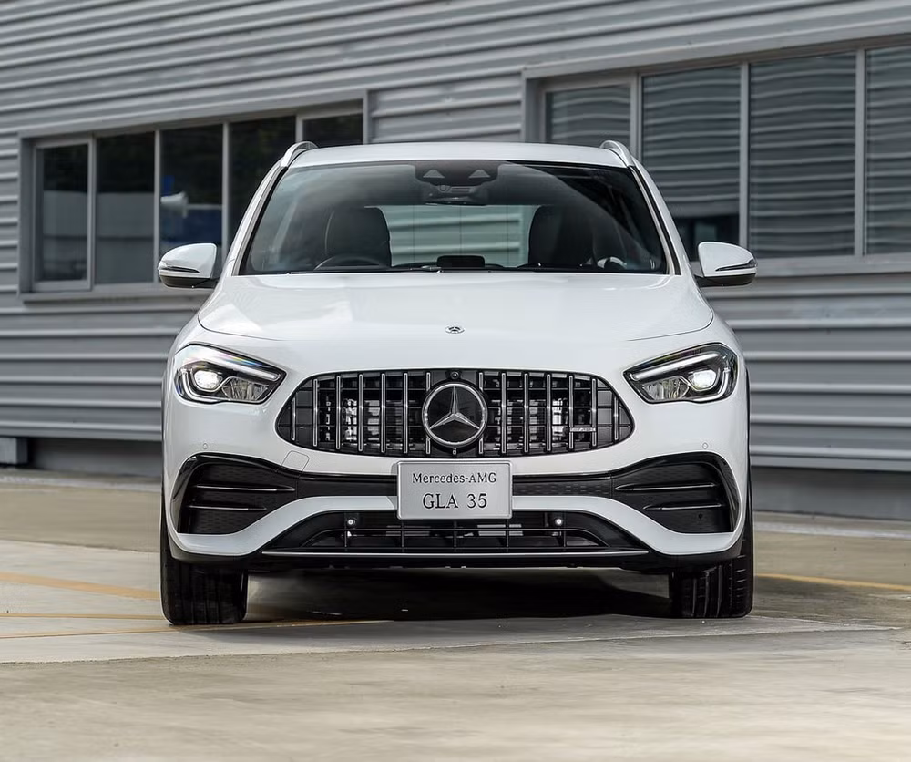 Mercedes-AMG GLA 35 4MATIC 2021 có giá bán 3,19 triệu baht, tương đương 103.895 USD. Ảnh: Motortrivia