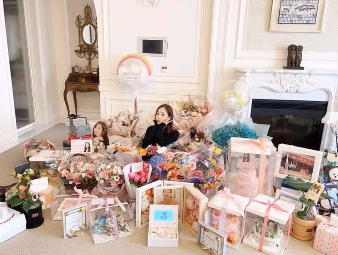 Park Min Young được mến mộ và sống trong ngôi nhà có thiết kế sang trọng.