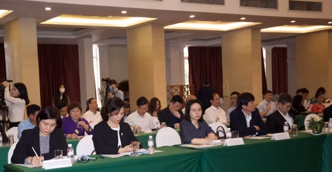 Nhiều doanh nghiệp đã đến dự hội thảo và nêu kiến nghị tháo gỡ khó khăn.
