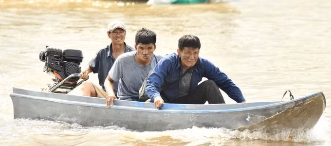 "Lật mặt: 48h" hiện có lợi thế rất lớn trước Kiều dù ra mắt cùng ngày.