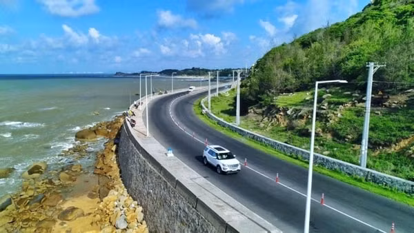 Tuyến đường ven biển nối thị xã Phú Mỹ với huyện Xuyên Mộc có chiều dài gần 78km