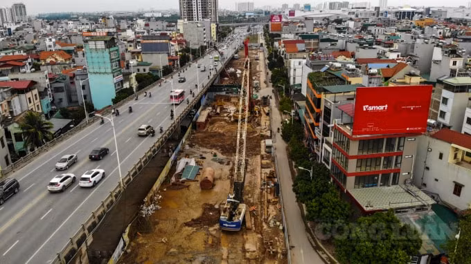Tổng chiều dài cầu và đường dẫn khoảng 3.473m; điểm đầu tại Km0+840, giao với đường Nguyễn Khoái và đường Minh Khai; điểm cuối tại Km4+312,62, giao với đường Long Biên - Thạch Bàn, đường Cổ Linh). Mặt cắt ngang cầu 19,25m, tương đương bốn làn xe.