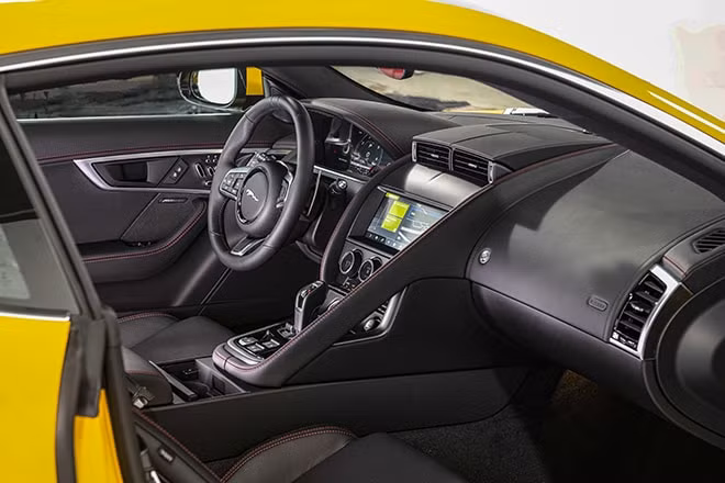 Jaguar F-Type 2021 có mặt tại thị trường Việt Nam. Ảnh: Jaguar Land Rover Việt Nam