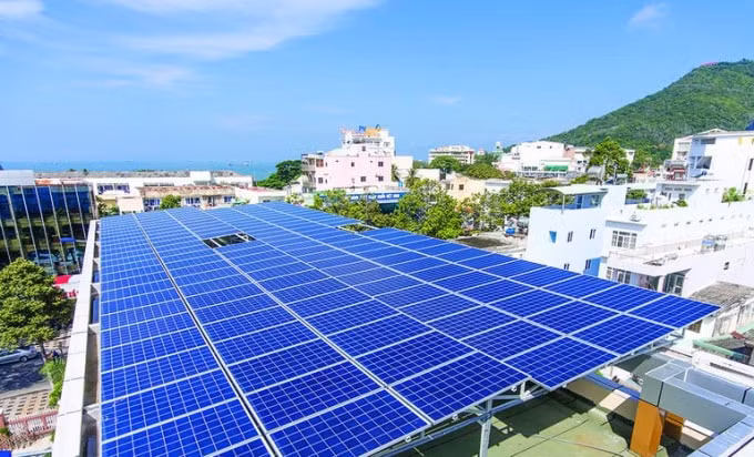 Bộ Công Thương rà soát chặt chẽ về phát triển điện mặt trời. Ảnh TL