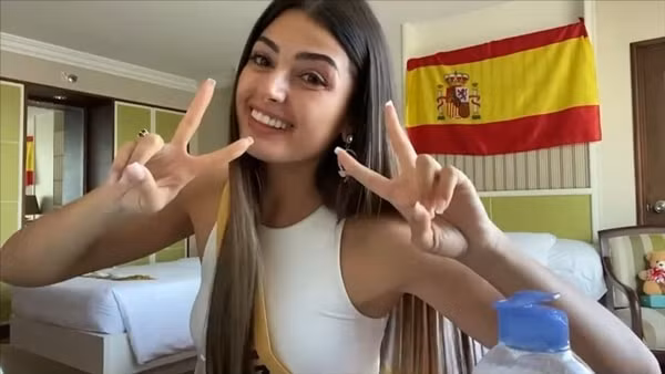 Đại diện từ Tây Ban Nha - Iris Miguelez Mendez.