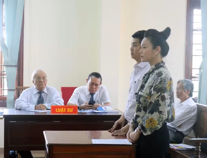 nhat-kim-anh-02
