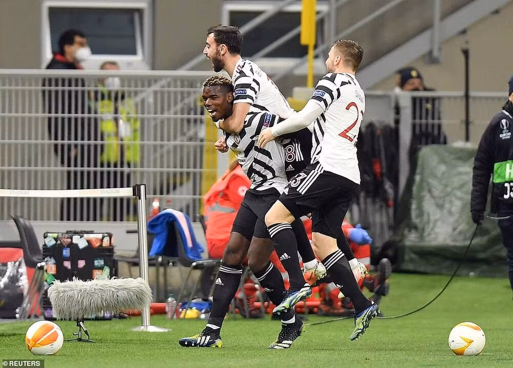 Pogba và đồng đội ăn mừng bàn thắng vào lưới AC Milan. Ảnh: reuters