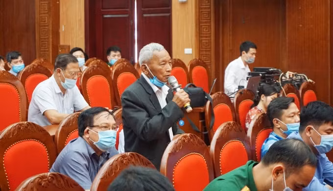 Cử tri TP Hạ Long cũng bày tỏ niềm vui mừng, phấn khởi về những thay đổi lớn của TP Hạ Long chỉ sau hơn 1 năm thực hiện Nghị quyết 837 của Ủy ban Thường vụ Quốc hội.