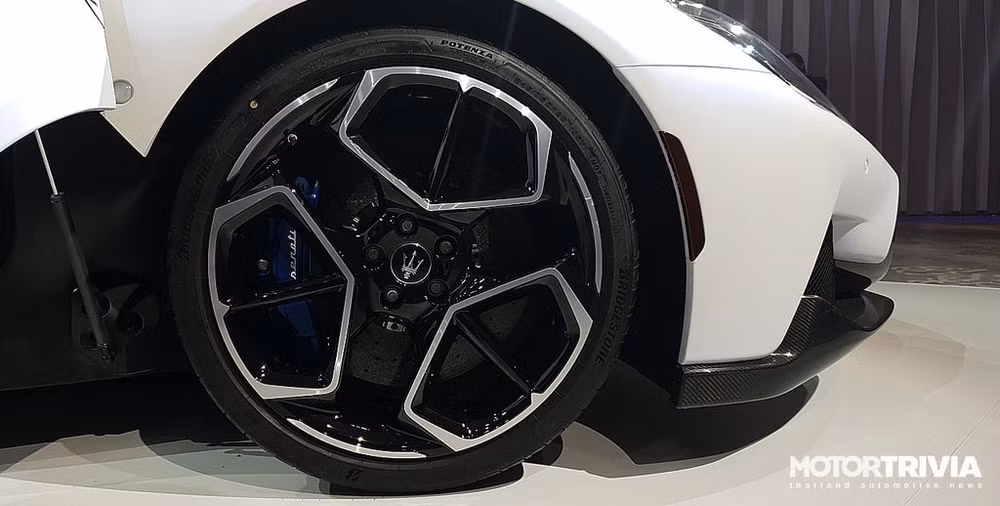 Siêu xe Maserati MC20 có giá bán 695.000 USD tại Thái Lan. Ảnh: Motortrivia