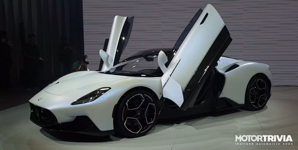 Siêu xe Maserati MC20 có giá bán 695.000 USD tại Thái Lan. Ảnh: Motortrivia