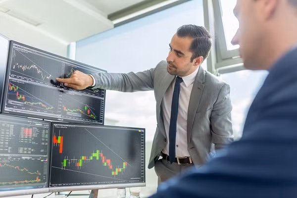 Lượng bán ròng của khối ngoại trên thị trường chứng khoán Việt Nam phiên hôm qua đã giảm gần 2,7 lần