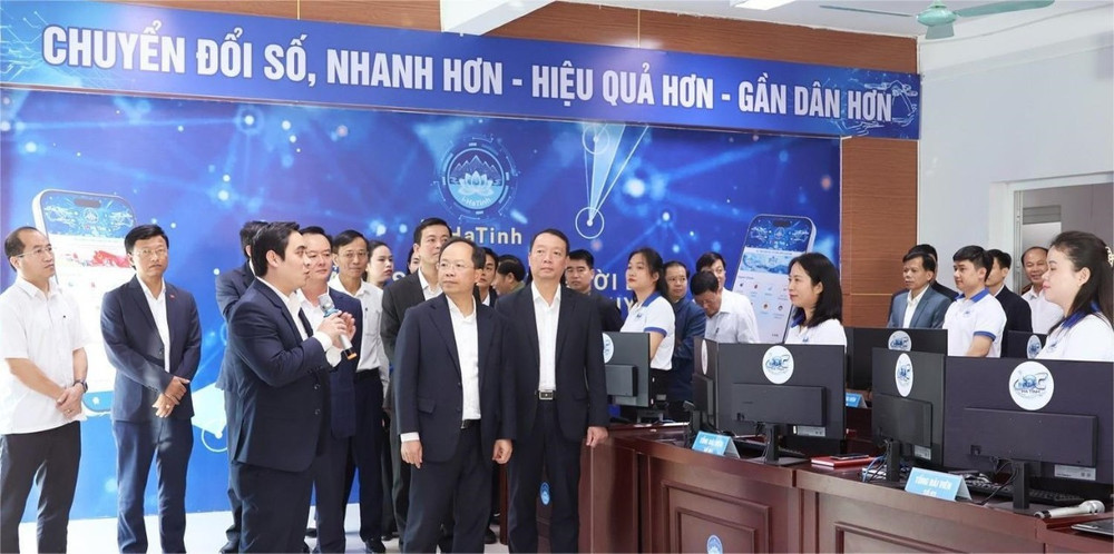 ha-tinh-dua-vao-van-hanh-ung-dung-cong-dan-so-i-hatinh.jpg