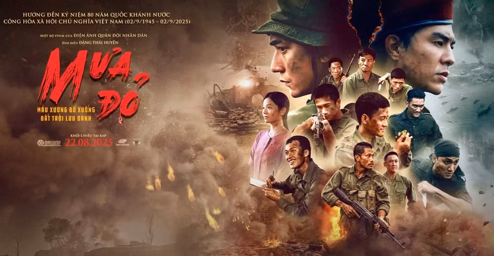 Mưa đỏ của đạo diễn Đặng Thái Huyền, do Điện ảnh Quân đội Nhân dân sản xuất. Tác phẩm không chỉ trở thành phim Việt có doanh thu cao nhất năm mà còn lập kỷ lục phim nội địa ăn khách nhất lịch sử với 714 tỷ đồng. Chỉ trong một tháng công chiếu, Mưa đỏ liên tục phá vỡ nhiều kỷ lục phòng vé, nhờ chất lượng tốt và thời điểm phát hành thuận lợi. Bộ phim cũng vừa thắng giải Bông Sen Vàng 2025 hạng mục phim truyện điện ảnh.