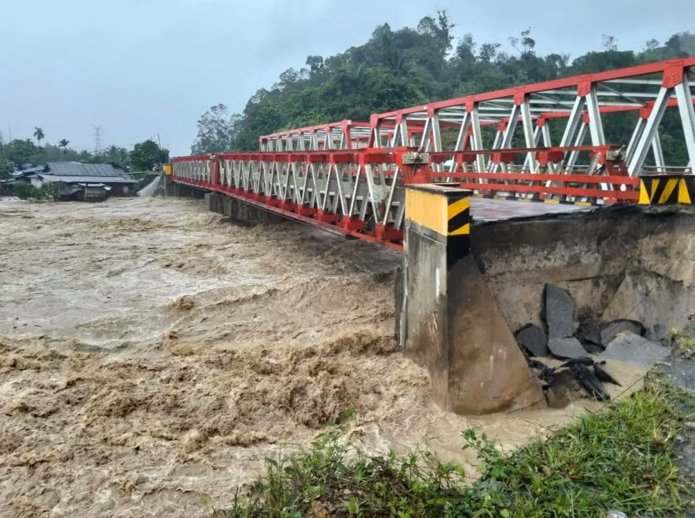 Trận lũ lụt và lở đất tại Indonesia đã gây ra thiệt hại trên diện rộng. Ảnh: X / IndoPopBase
