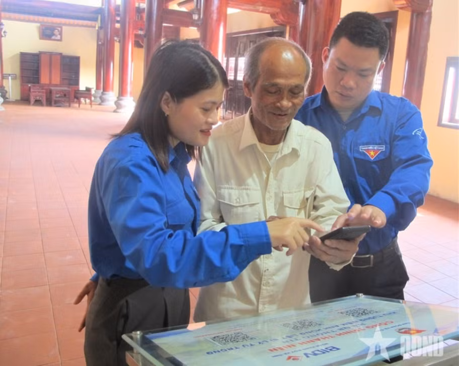 Tỉnh Hà Tĩnh đặt mục tiêu hoàn thiện cơ sở dữ liệu dùng chung và xây dựng nền tảng dữ liệu mở cho người dân, doanh nghiệp và các tổ chức có thể khai thác. Ảnh: QĐND