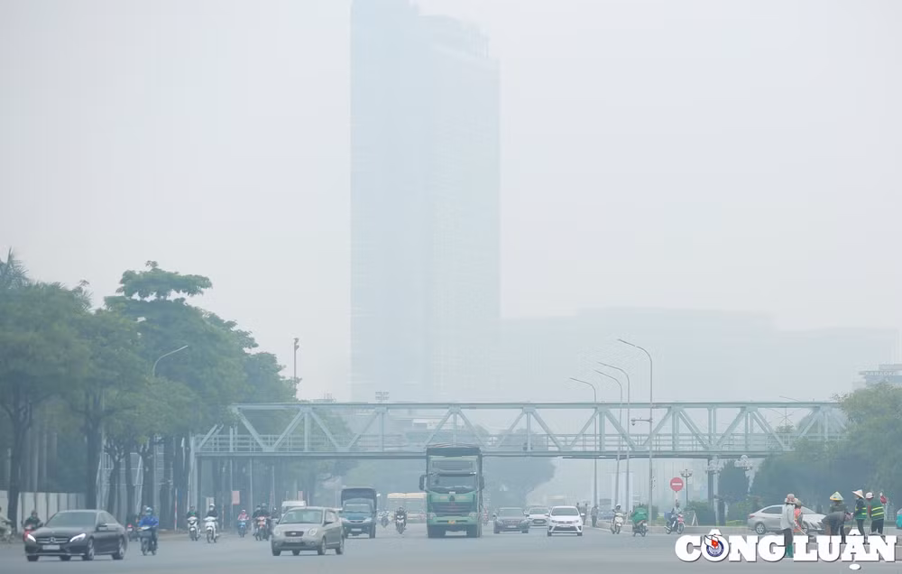 ảnh 1.Không khí tại các đô thị lớn như Hà Nội ngày càng ô nhiễm nghiêm trọng. Ảnh.Quang Hùng