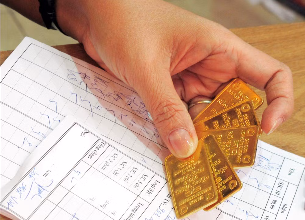 Giá vàng hôm nay 05 12 2025 Giá vàng SJC, giá vàng nhẫn, vàng thế giới