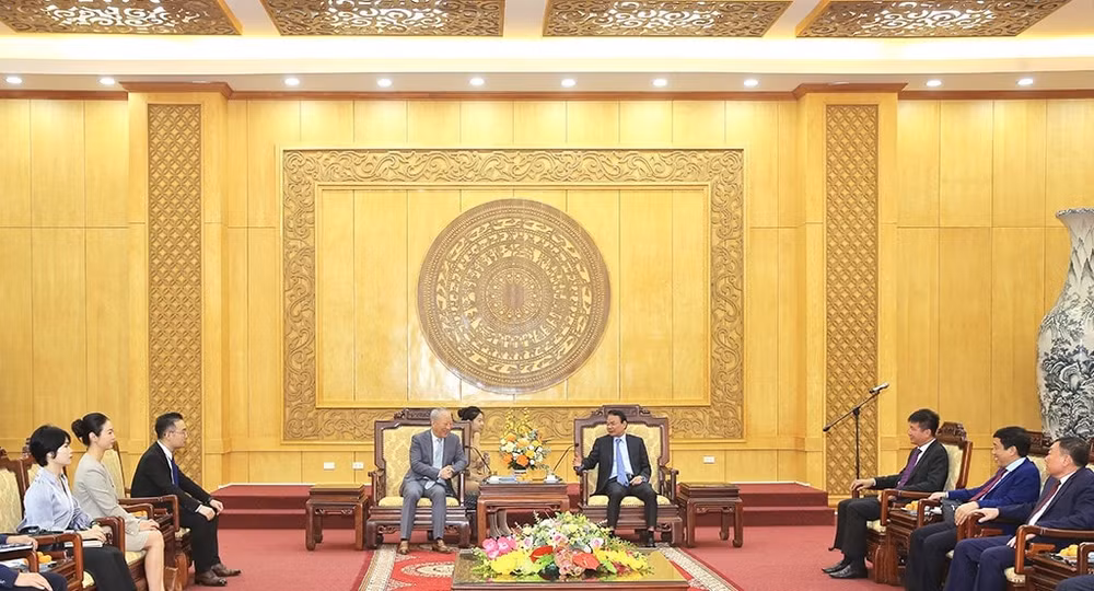 làm việc