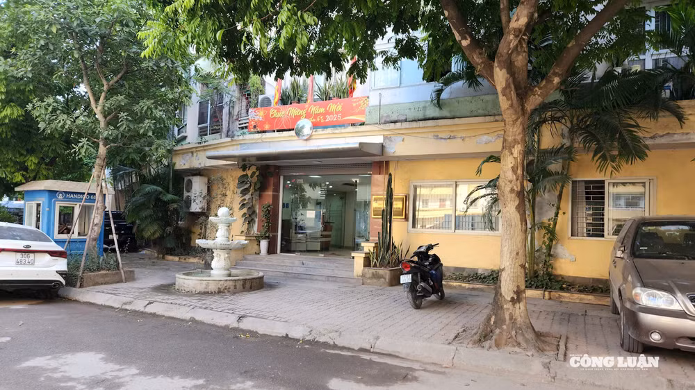 Sân và tòa nhà trong khu đô thị Mễ Trì Thượng, Nam Từ Liêm, Hà Nội, ảnh chụp tháng 12/2025