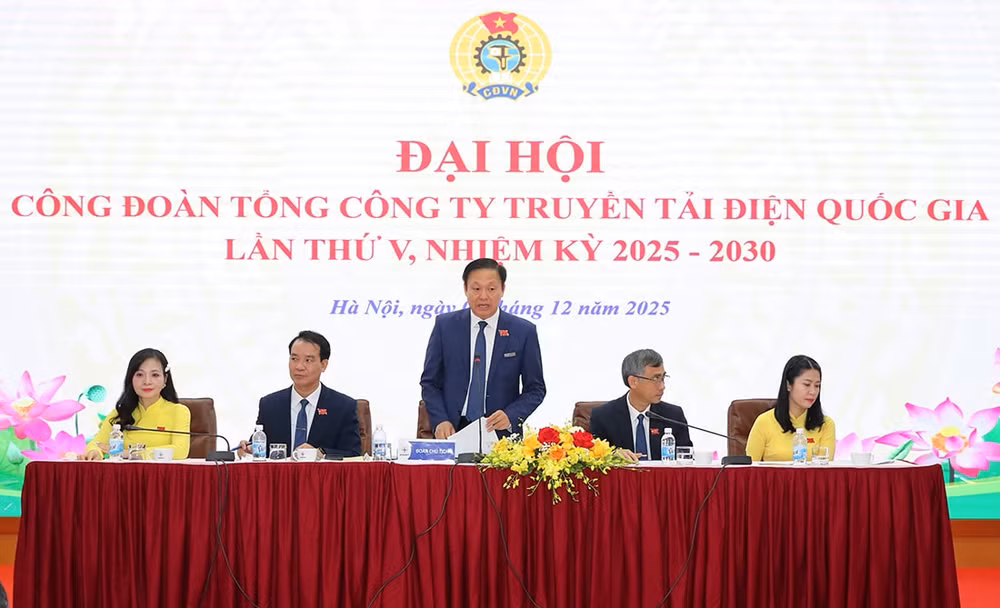 Đoàn Chủ tịch chủ trì Đại hội