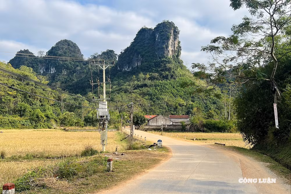 Hữu Liên hiện ra với vẻ đẹp nguyên sơ, yên bình.