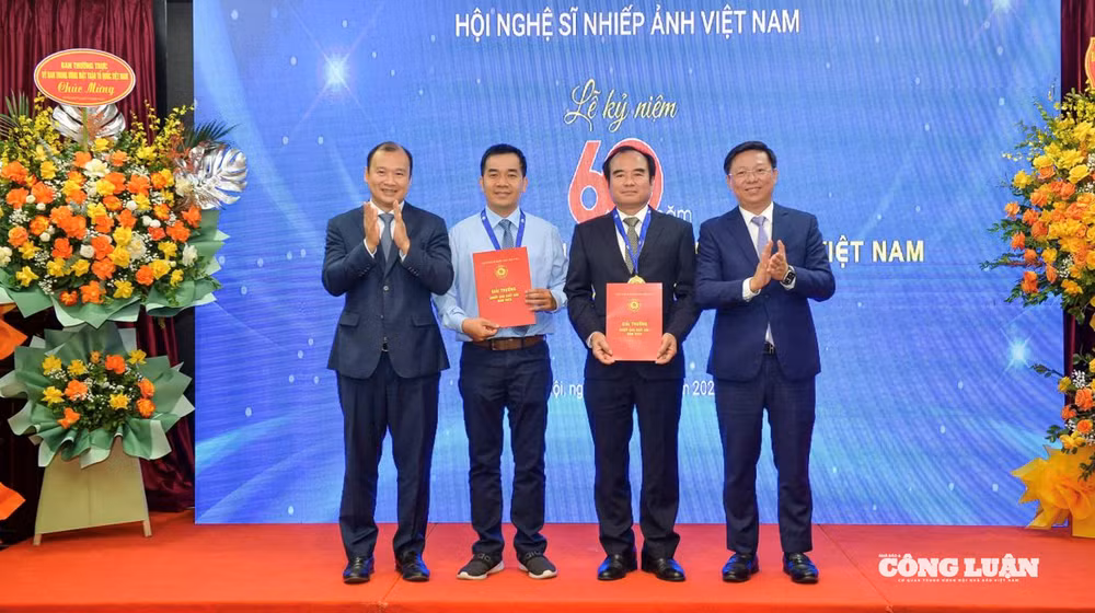 Ảnh màn hình 2025-12-05 lúc 19.32.21